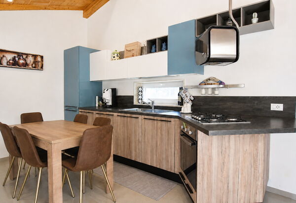La Dimora di Diana: Autumn, Kitchen, Spring, Summer