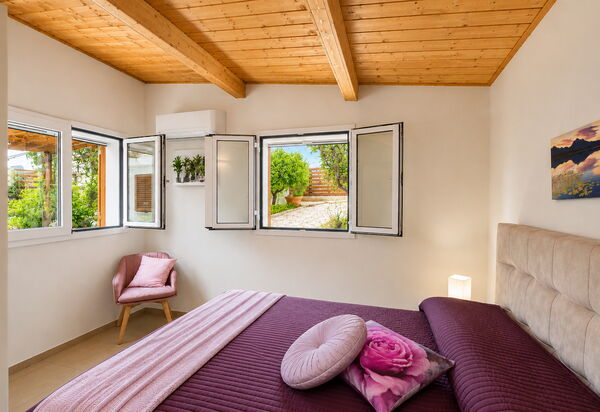 La Dimora di Diana: Autumn, Bedroom, Spring, Summer