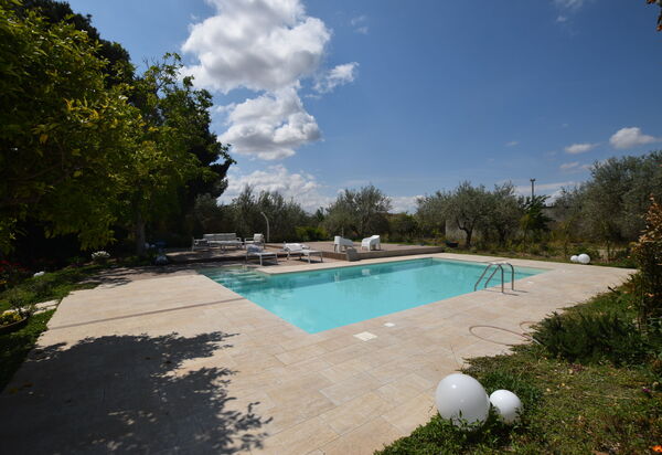 La Dimora di Diana: Autunno, Estate, Giardino, Piscina, Primavera