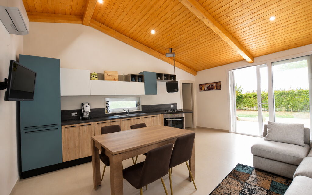La Dimora di Diana: Autumn, Kitchen, Living Room, Spring, Summer