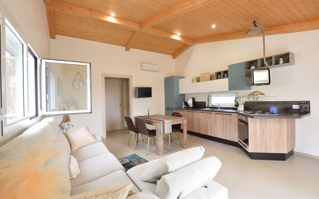 La Dimora di Diana: Autumn, Kitchen, Living Room, Spring, Summer