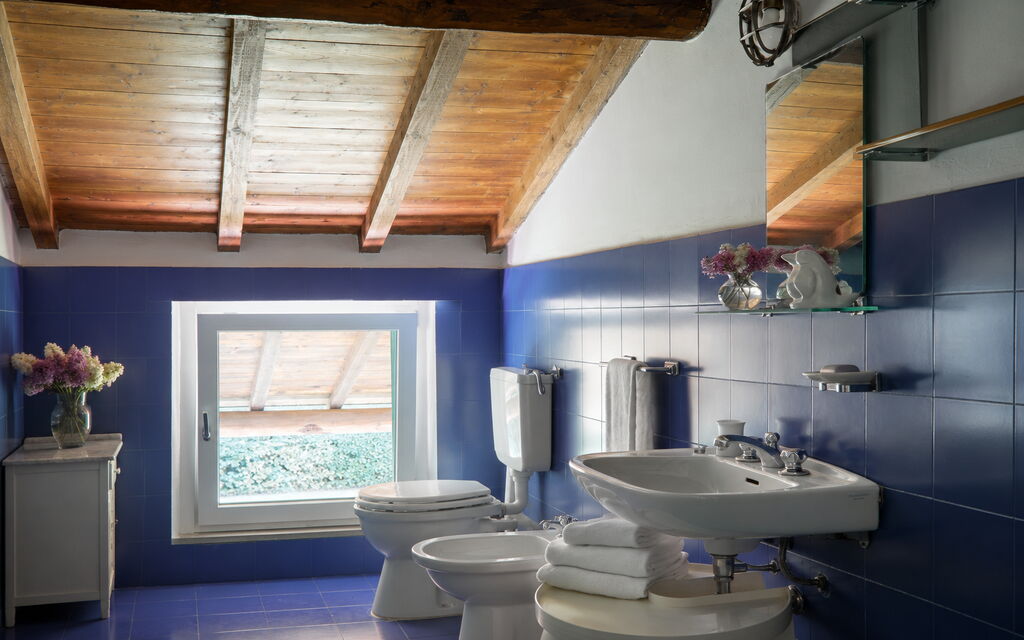 Casa Mancini, Holiday Villa, San Galgano: Autumn, Bathroom, Spring, Summer