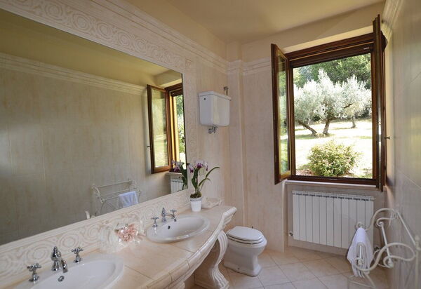 Villa Santa Chiara: Autunno, Bagno, Estate, Primavera