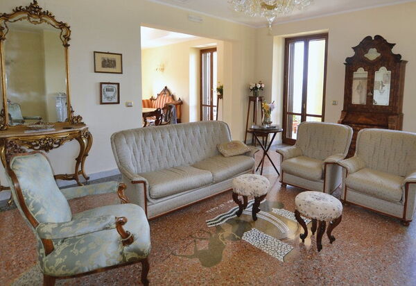 Villa Santa Chiara: Autunno, Estate, Primavera, Soggiorno