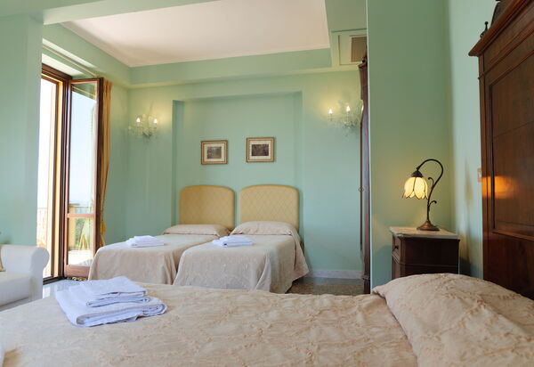 Villa Santa Chiara: Autunno, Camera da letto, Estate, Primavera