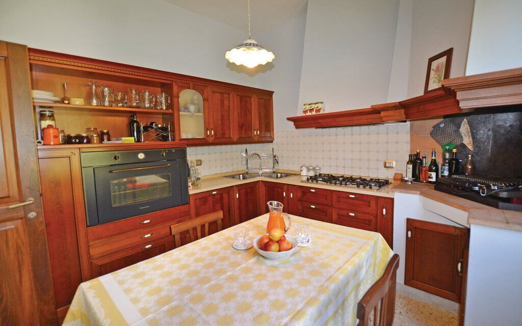 Villa Santa Chiara: Autumn, Kitchen, Spring, Summer