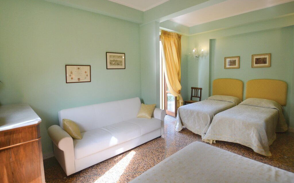 Villa Santa Chiara: Autumn, Bedroom, Spring, Summer