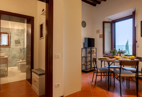 La Veduta - la Finestra su Castelfalfi: Autunno, Bagno, Estate, Primavera, Soggiorno