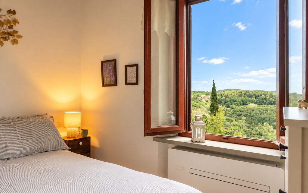 La Veduta - la Finestra su Castelfalfi: Autumn, Bedroom, Spring, Summer