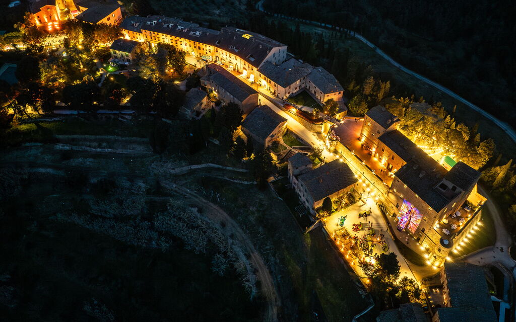 La Veduta - la Finestra su Castelfalfi: Autumn, Scenic View, Spring, Summer