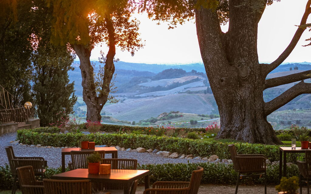 La Veduta – Scenic Views, Historic Castelfalfi: Autunno, Estate, Primavera, Vista Panoramica