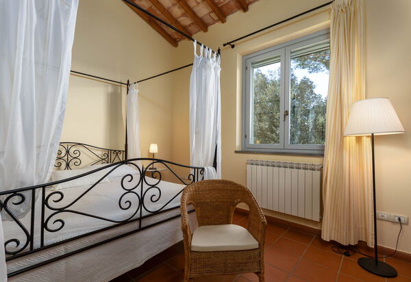 La Certaldina, Luna Apartment: Autumn, Bedroom, Spring, Summer