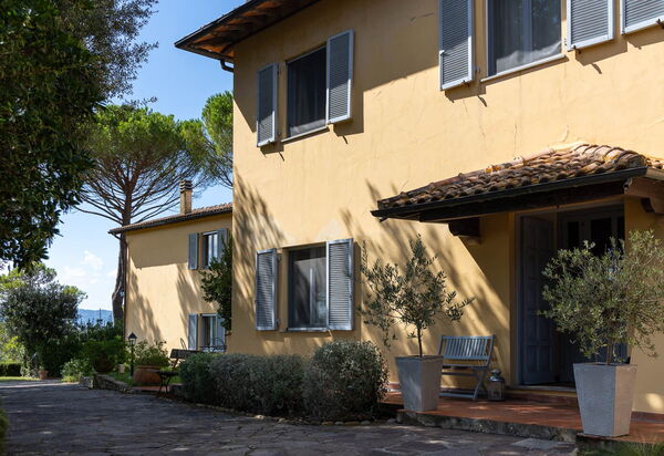 La Certaldina, Luna Apartment: Autumn, Building Exterior, Spring, Summer