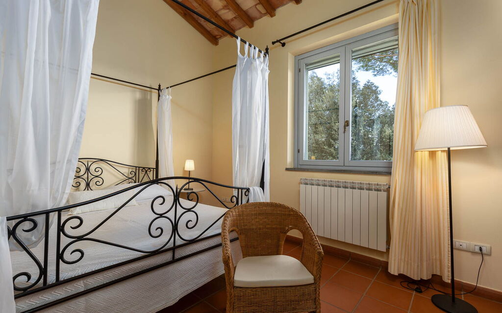 La Certaldina, Luna Apartment: Autumn, Bedroom, Spring, Summer