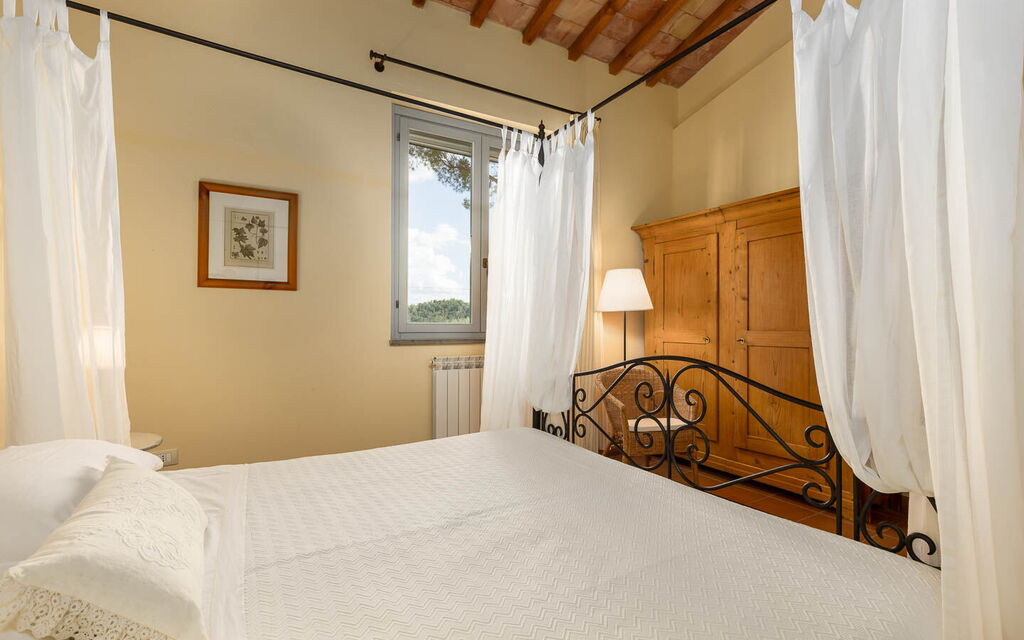 La Certaldina, Luna Apartment: Autumn, Bedroom, Spring, Summer