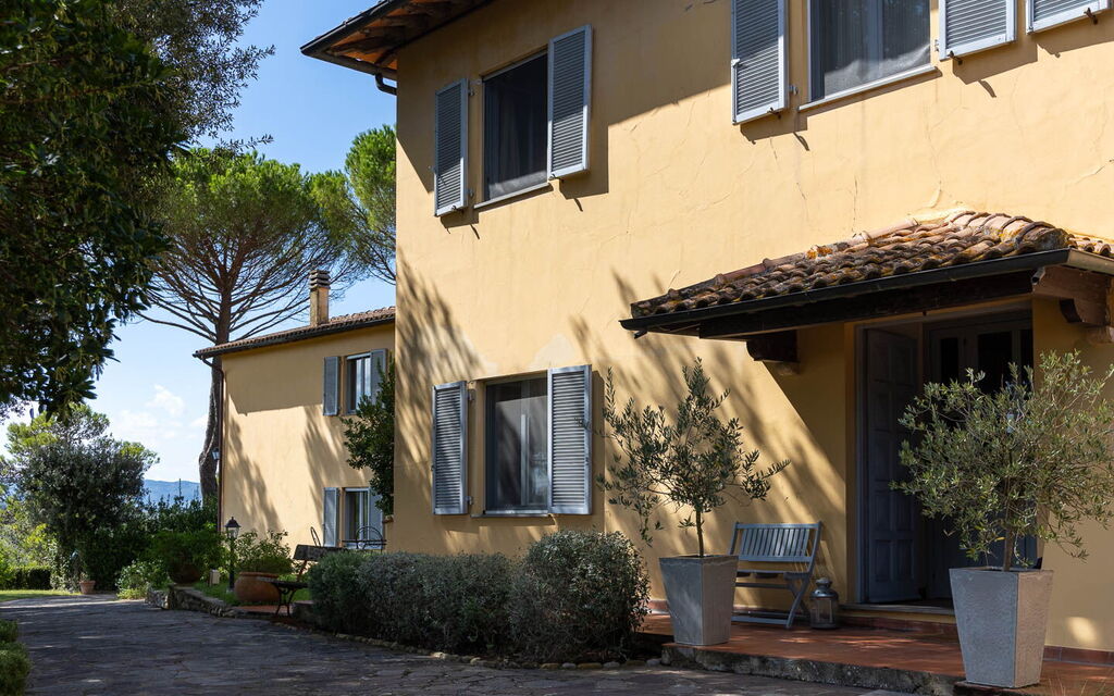 La Certaldina, Luna Apartment: Autumn, Building Exterior, Spring, Summer