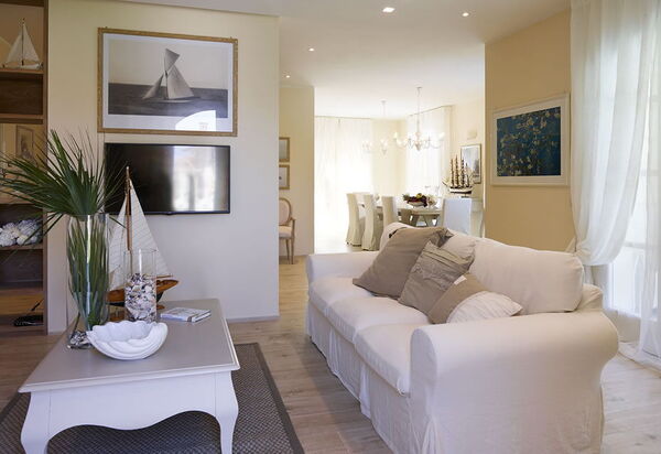 The Pool Villa in Forte dei Marmi: Autumn, Dining Room, Living Room, Spring, Summer