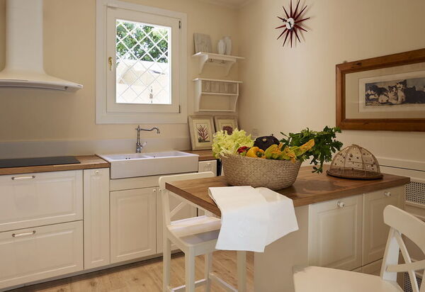 The Pool Villa in Forte dei Marmi: Autumn, Kitchen, Spring, Summer
