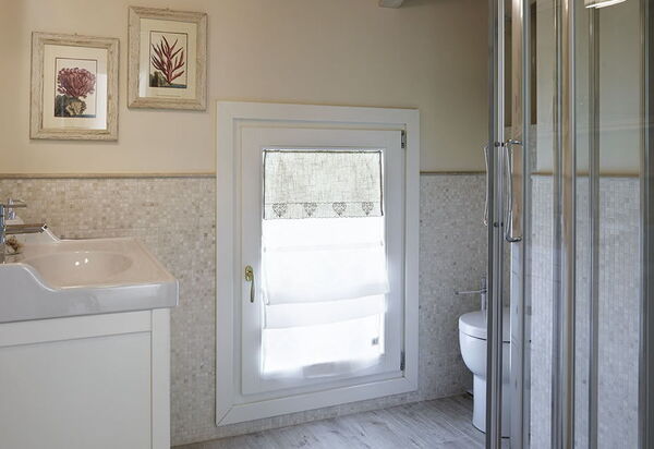 The Pool Villa in Forte dei Marmi: Autumn, Bathroom, Spring, Summer