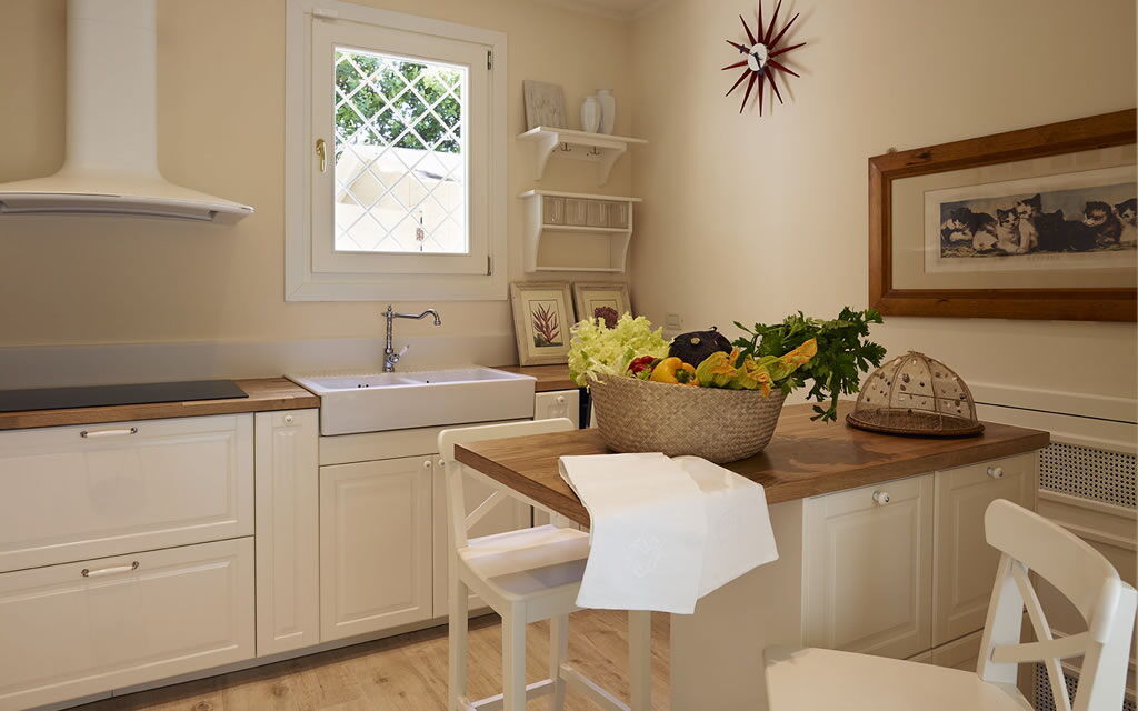 The Pool Villa in Forte dei Marmi: Autumn, Kitchen, Spring, Summer