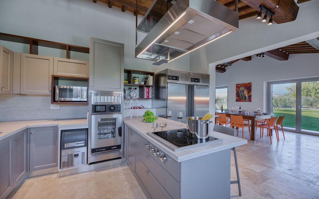 La Calcinaia Country House, Bucine: Autunno, Cucina, Estate, Primavera