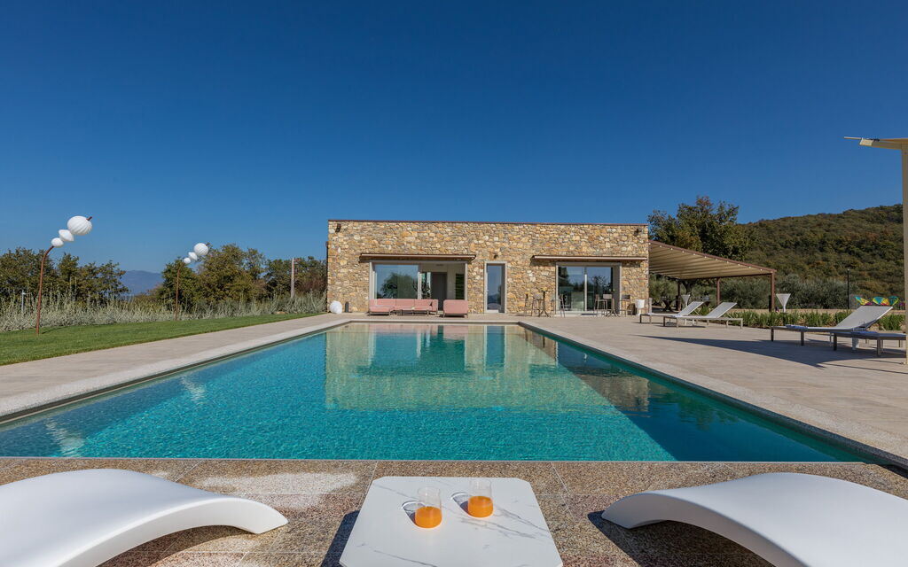 La Calcinaia Country House, Bucine: Autunno, Estate, Piscina, Primavera