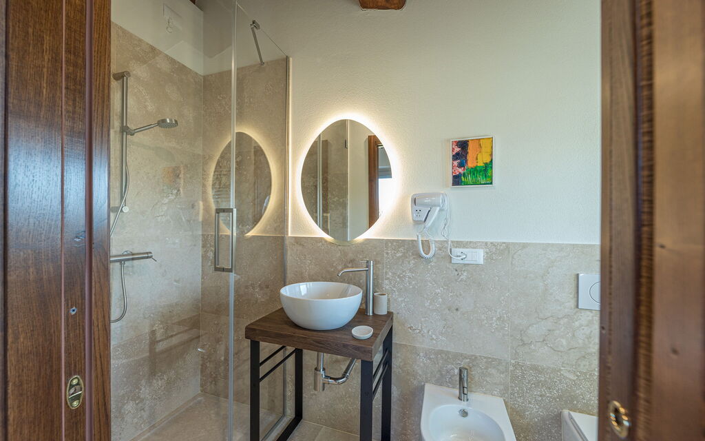 La Calcinaia Country House, Bucine: Autunno, Bagno, Estate, Primavera