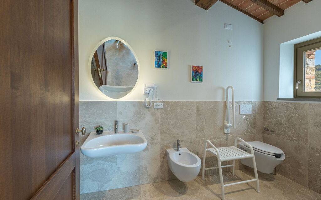 La Calcinaia Country House, Bucine: Autunno, Bagno, Estate, Primavera