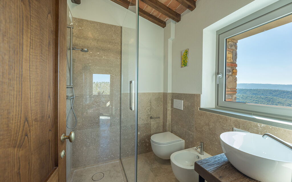 La Calcinaia Country House, Bucine: Autunno, Bagno, Estate, Primavera