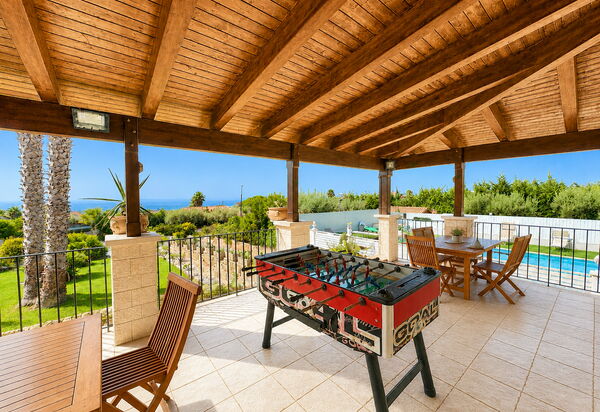 Villa Patrizia: Autunno, Balcone / Terrazza / Patio, Estate, Giardino, Piscina, Primavera