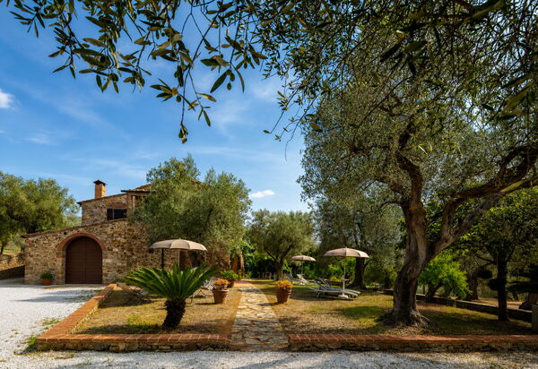 Casale le Lupe Apartments: Autunno, Estate, Primavera