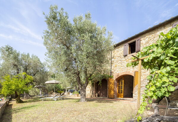 Casale le Lupe Apartments: Autunno, Estate, Primavera