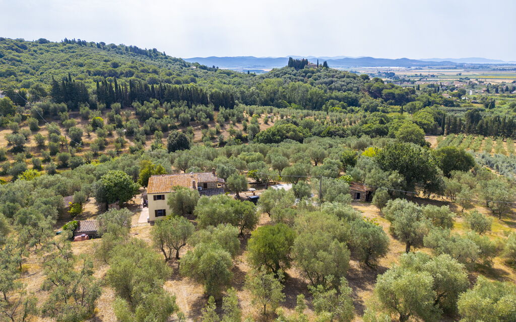 Casale le Lupe Apartments: Autumn, Scenic View, Spring, Summer
