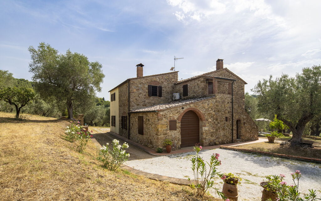 Casale le Lupe Apartments: Autumn, Garden, Spring, Summer