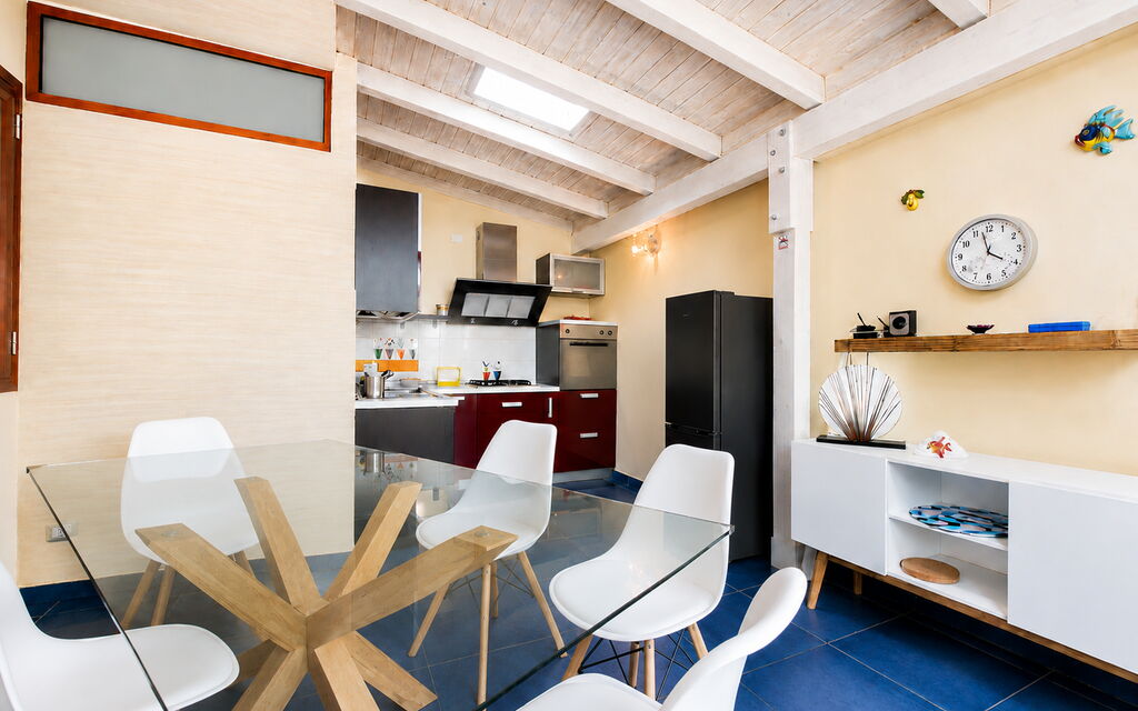 Villa Cristiana: Autumn, Kitchen, Living Room, Spring, Summer