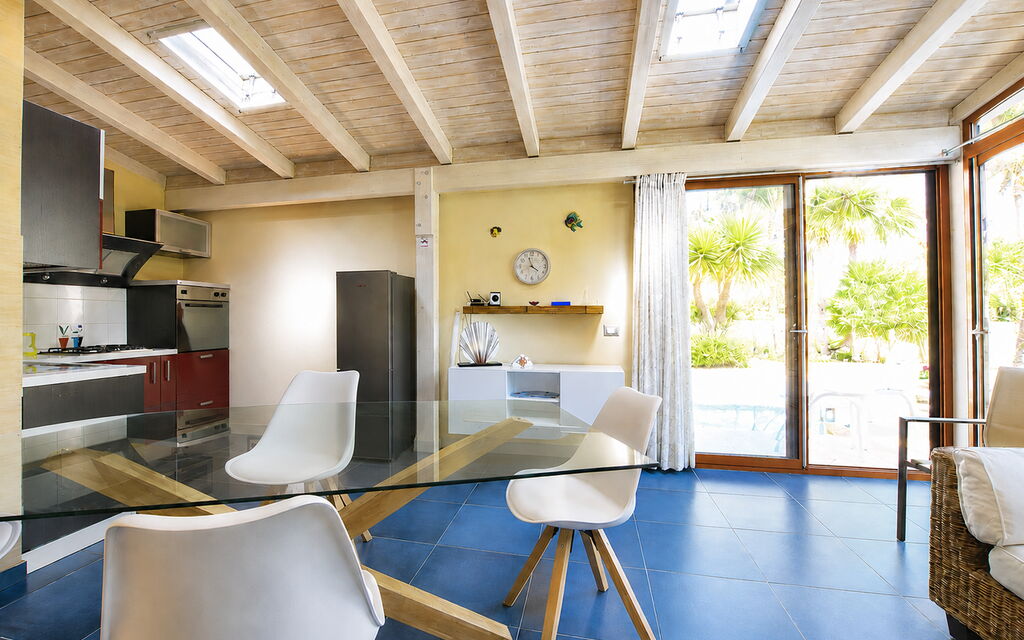 Villa Cristiana: Autumn, Kitchen, Living Room, Spring, Summer