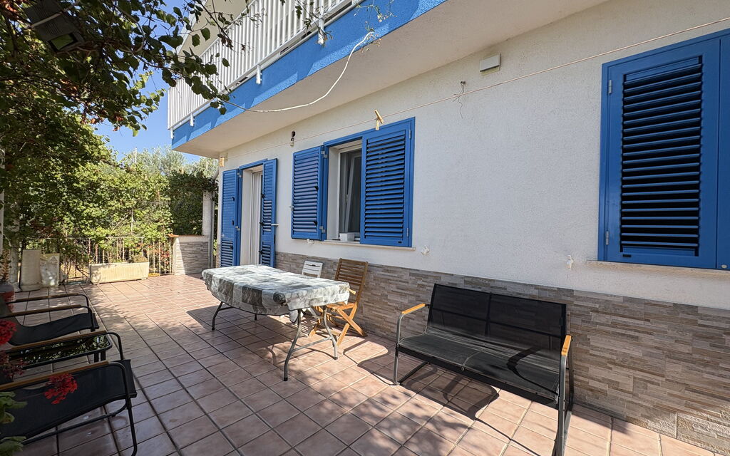 La Casa dei Melograni: Autunno, Entrata Principale, Estate, Primavera