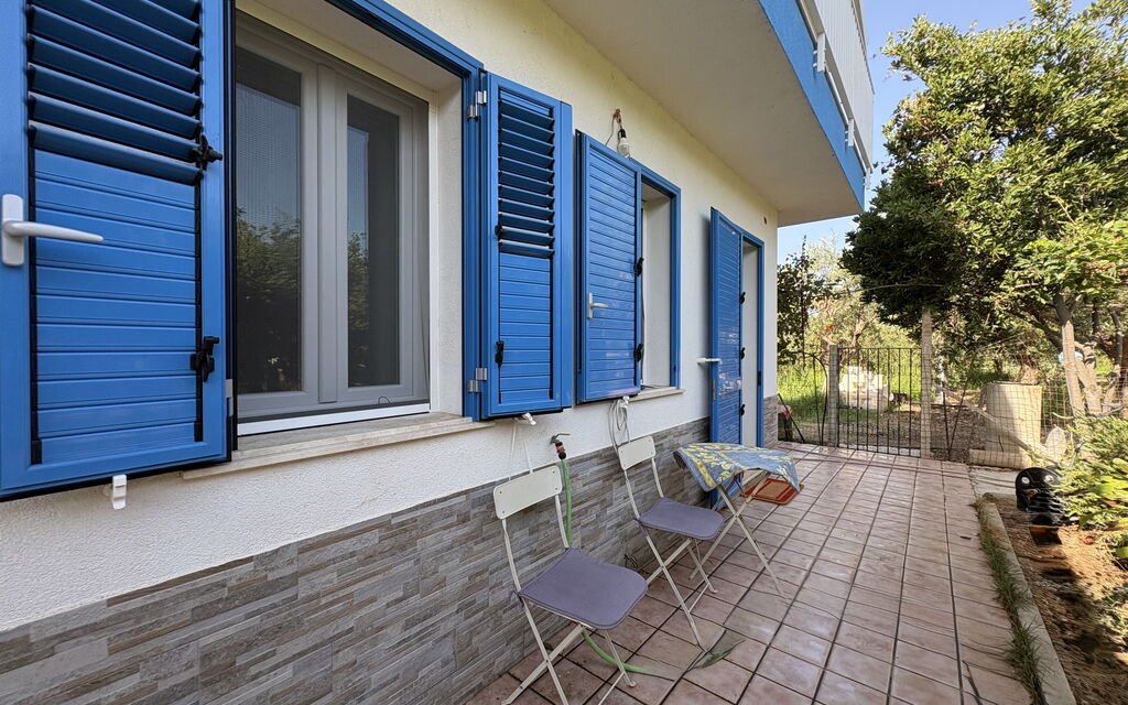La Casa dei Melograni: Autunno, Entrata Principale, Estate, Primavera
