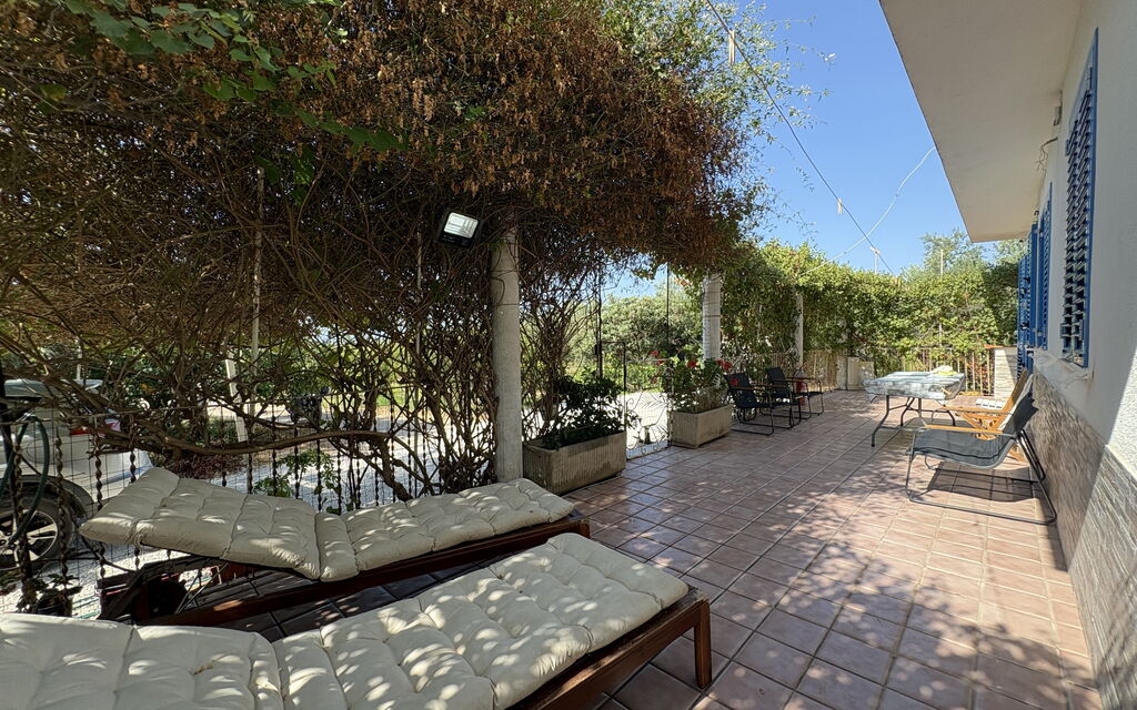 La Casa dei Melograni: Autunno, Estate, Esterni, Primavera