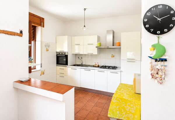Casa Bianca, Budoni: Autumn, Kitchen, Spring, Summer