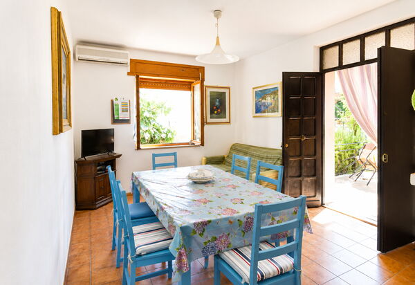 Casa Bianca, Budoni: Autumn, Dining Room, Spring, Summer