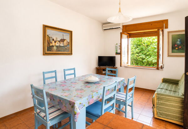 Casa Bianca, Budoni: Autumn, Dining Room, Spring, Summer