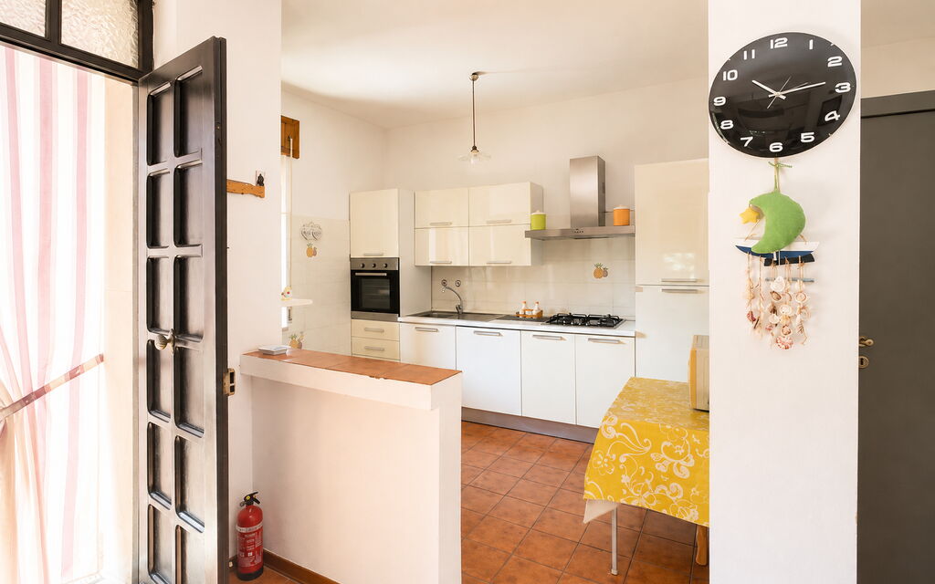 Casa Bianca, Budoni: Autumn, Kitchen, Spring, Summer