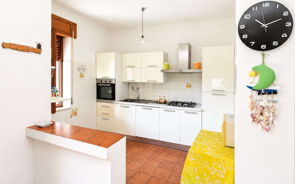 Casa Bianca, Budoni: Autumn, Kitchen, Spring, Summer