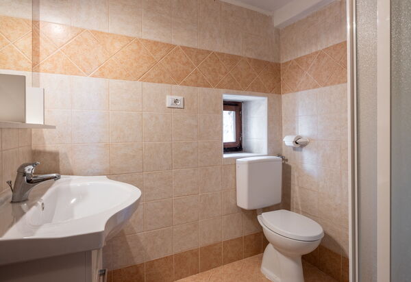 Casa Clara Pool, Casole Elsa, Monti: Autumn, Bathroom, Spring, Summer
