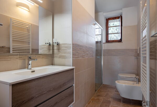 Casa Clara Pool, Casole Elsa, Monti: Autumn, Bathroom, Spring, Summer