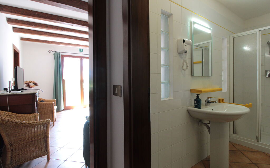 Ca' Rustica: Autumn, Bathroom, Spring, Summer