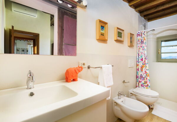 Villa Bellaria, Private Pool, Bolgheri: Bagno