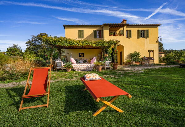 Villa Mare, Bolgheri: Autunno, Entrata Principale, Estate, Primavera