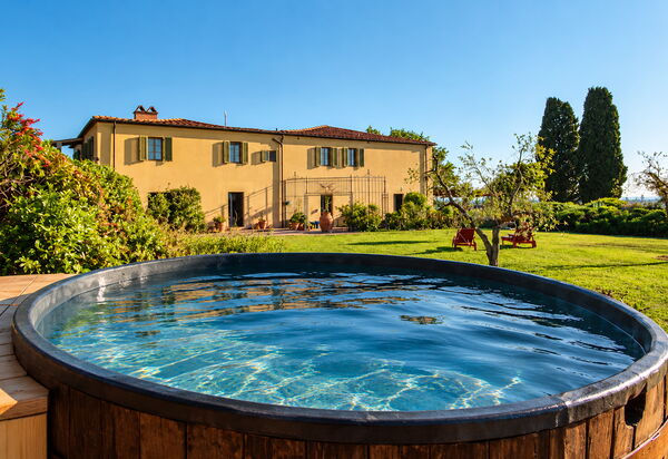 Villa Monte, Bolgheri: Autunno, Entrata Principale, Estate, Giardino, Primavera